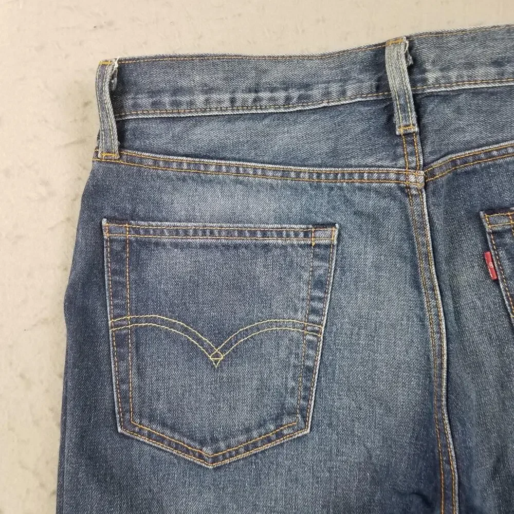 Levis 502 Jeans Mens 33x32 Blue Medium Wash Wellthread Tapered Leg Stretch Denim